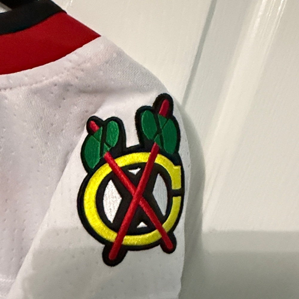 Adidas White blackhawks Jersey TOEWS #19. NWT - Picture 11 of 13